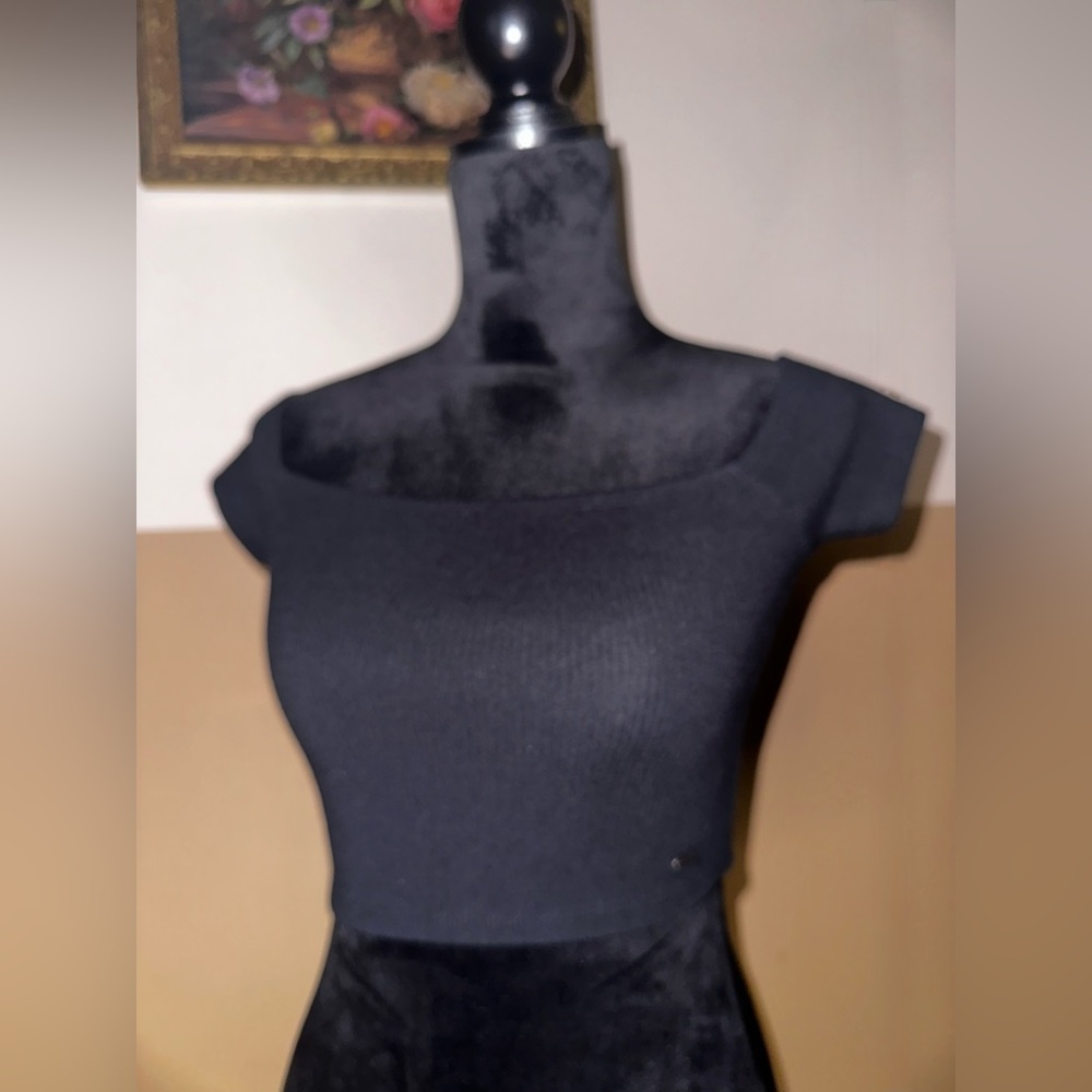 Hollister Black Ribbed Crop